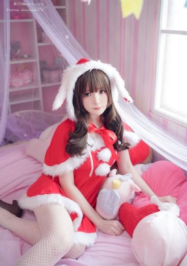 欧美很火的cosplay角色_BDHD在线观看