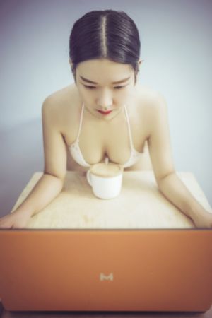 比较搞笑的欧美电影_4K全集在线观看